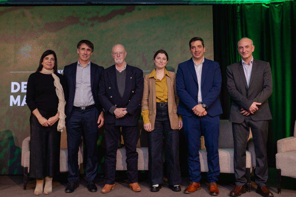 Integrantes del panel