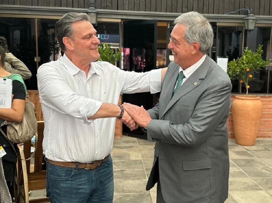 Ministro y delegación nacional con ministro de Brasil Ministro y delegación nacional con ministro de Brasil