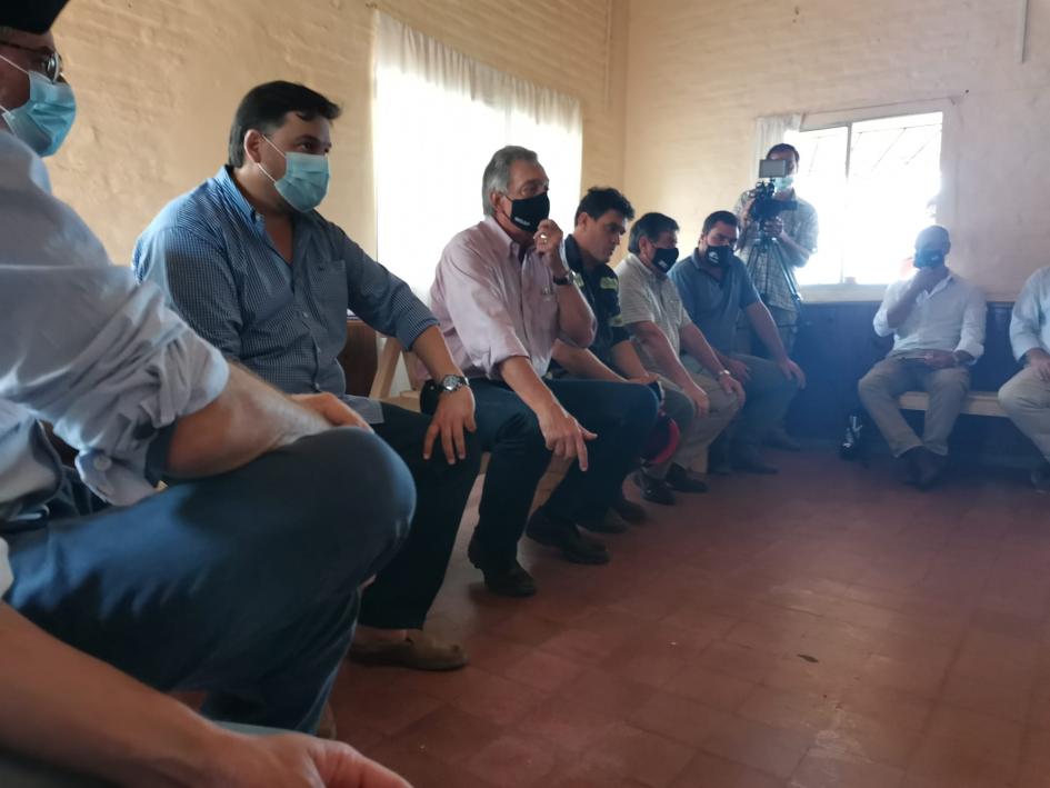 Autoridades y Vecinos y productores afectados Autoridades y Vecinos y productores afectados