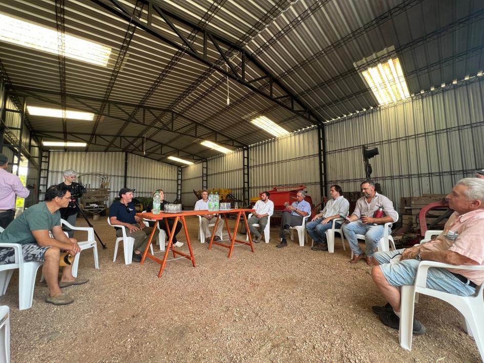 Reunión con productores Reunión con productores