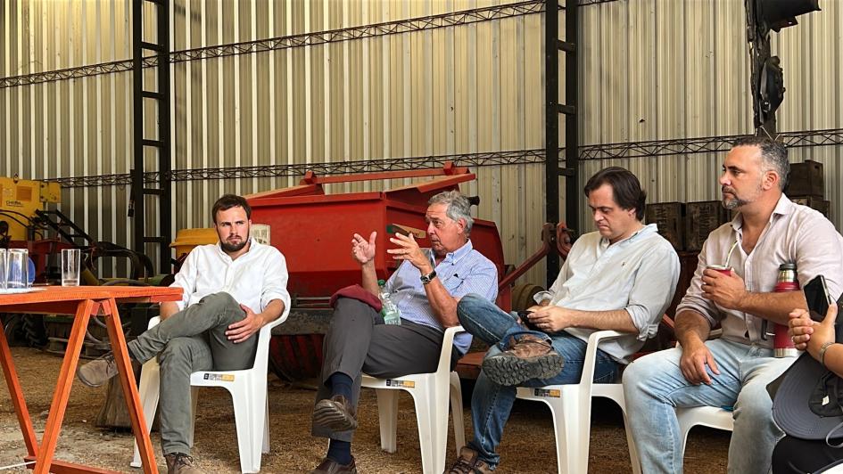 Reunión con productores Reunión con productores