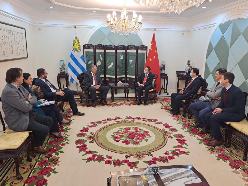 Autoridades MGAP con Embajador chino Autoridades MGAP con Embajador chino