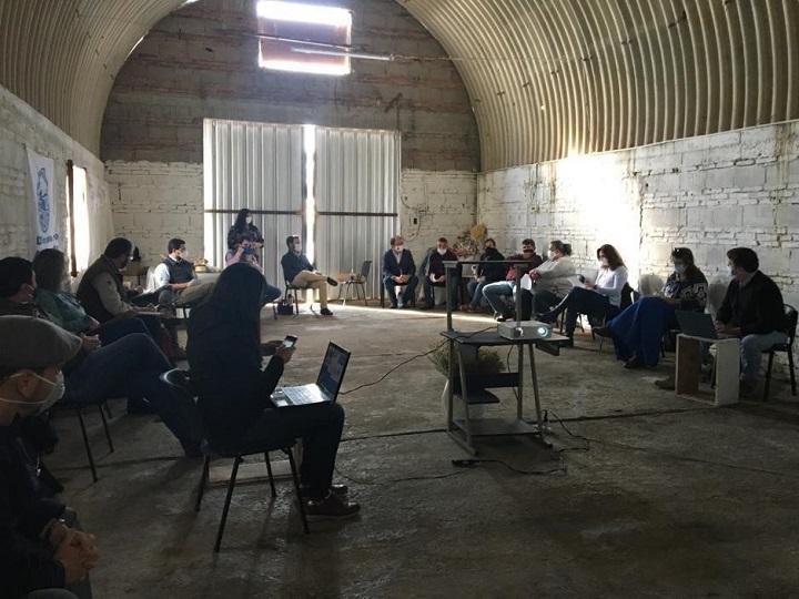 Reunión durante cuarentena con distanciamiento MDR FLORES