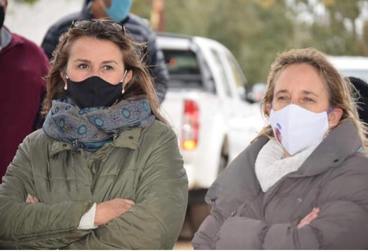 Antia y Fernandez representando al MGAP