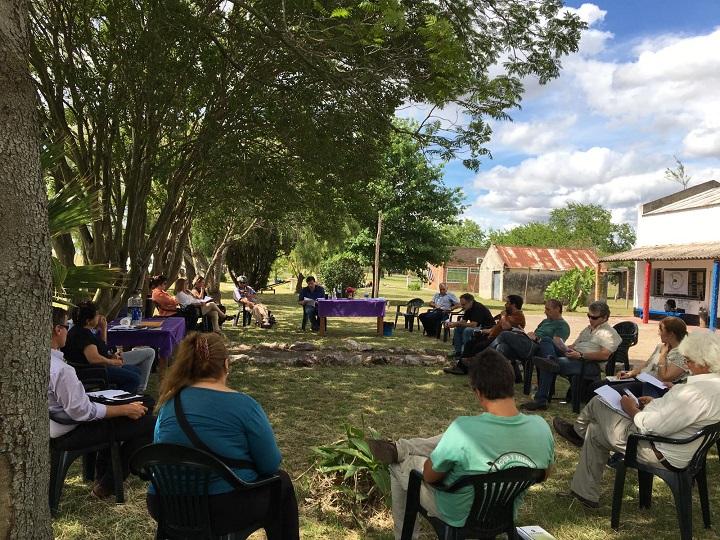 Distanciamiento social Reunion al aire libre