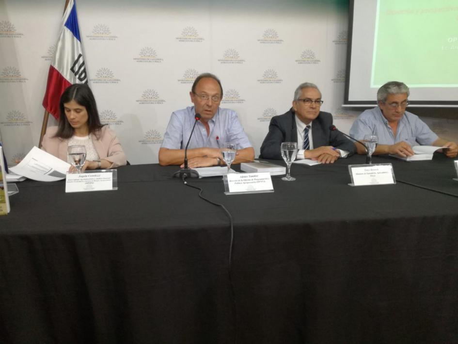 Ángela Cortelezzi, Adrián Tambler, Ministro Benech y Subsecretario Castelar
