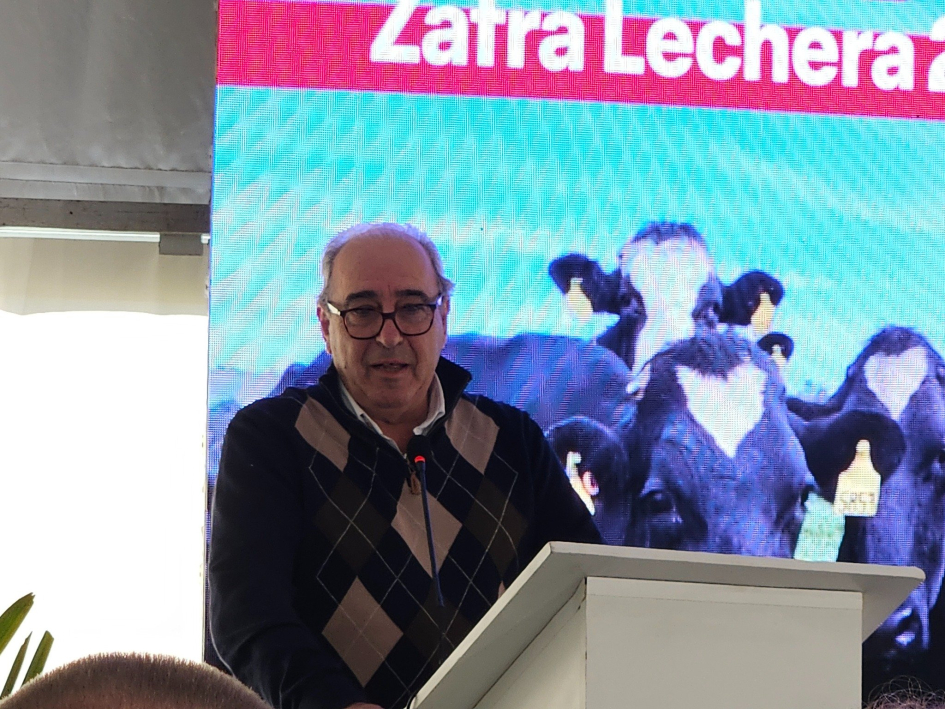 Ministro en Lanzamiento zafra lechera en Florida Ministro en Lanzamiento zafra lechera en Florida