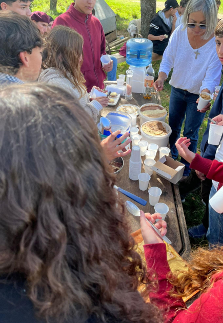 Compartiendo almuerzo en MDR del este de Colonia
