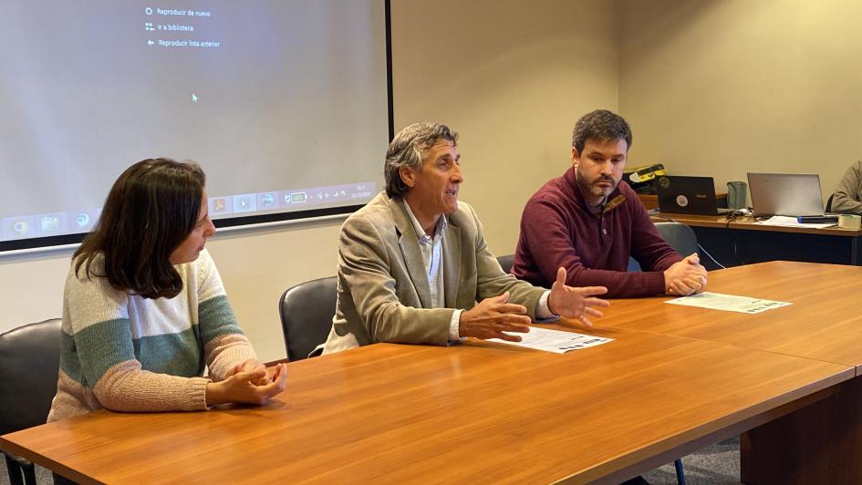 María Szephegyi, Martín Mattos y Diego Sancho durante la apertura del evento María Szephegyi, Martín Mattos y Diego Sancho durante la apertura del evento