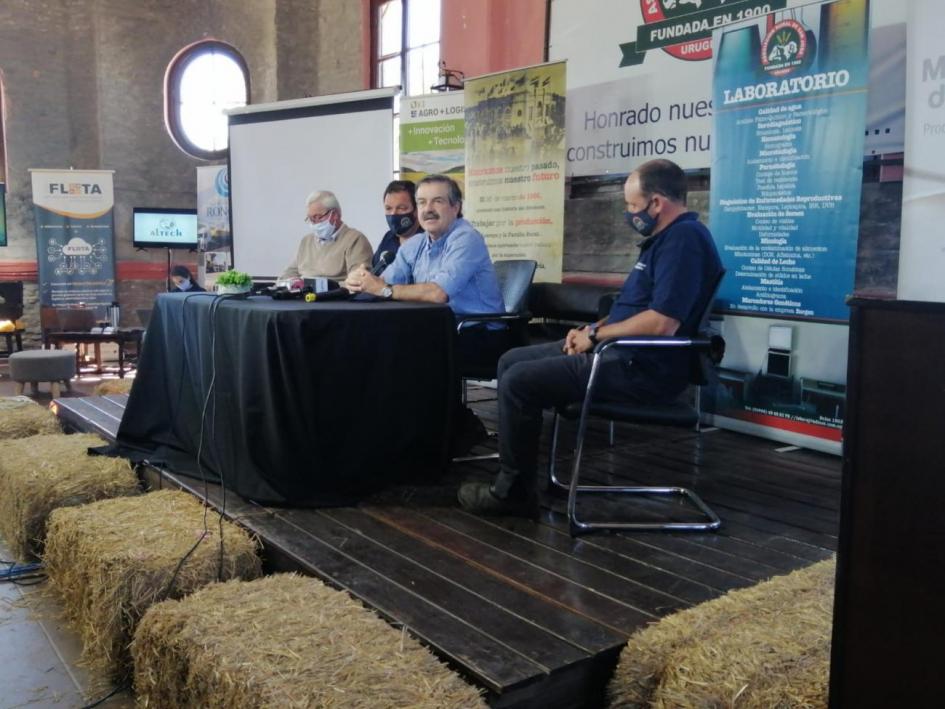 Conferencia en la 76° Expo de Ganado lechero