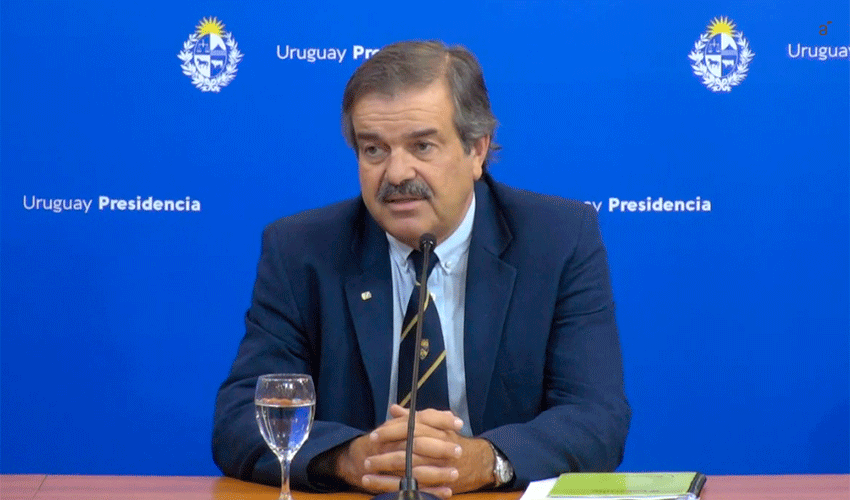 Ministro de Ganadería Carlos Uriarte Ministro de Ganadería Carlos Uriarte