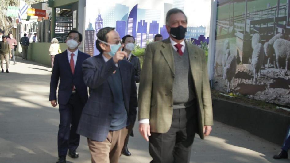 Con el embajador chino Con el embajador chino