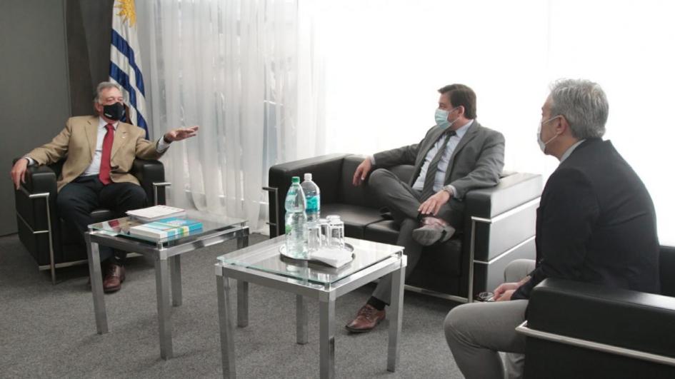 Mattos con Ministro Peña y Presidente Codicen Mattos con Ministro Peña y Presidente Codicen