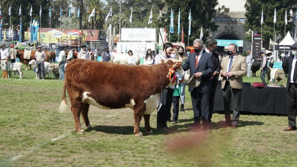 Autoridades en cierre de Expo Prado