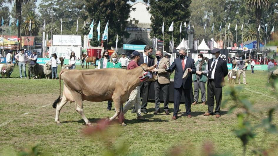 Autoridades en cierre de Expo Prado