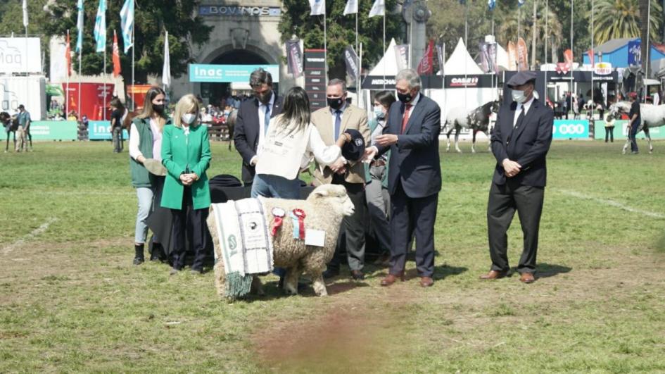 Autoridades en cierre de Expo Prado