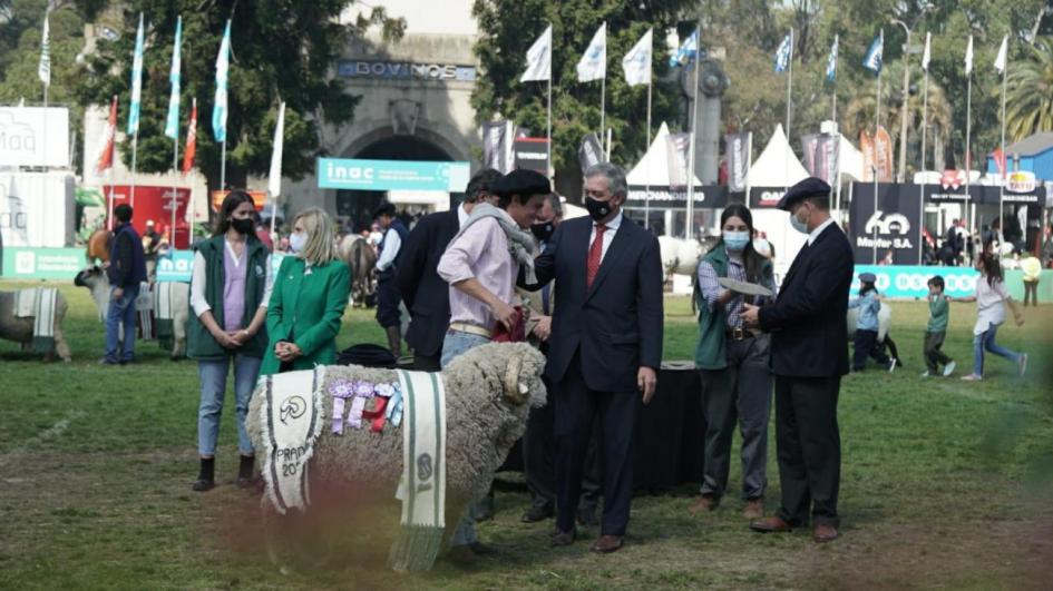 Autoridades en cierre de Expo Prado