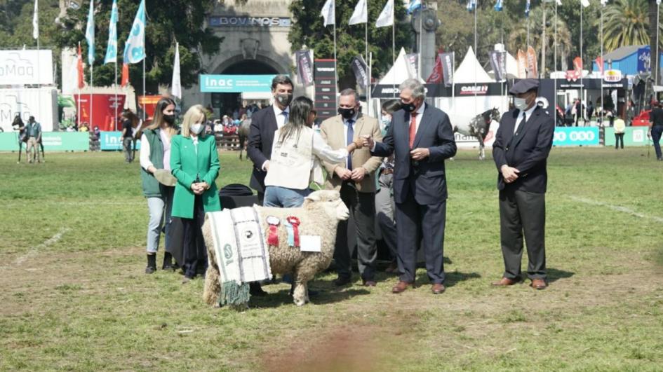 Autoridades en cierre de Expo Prado