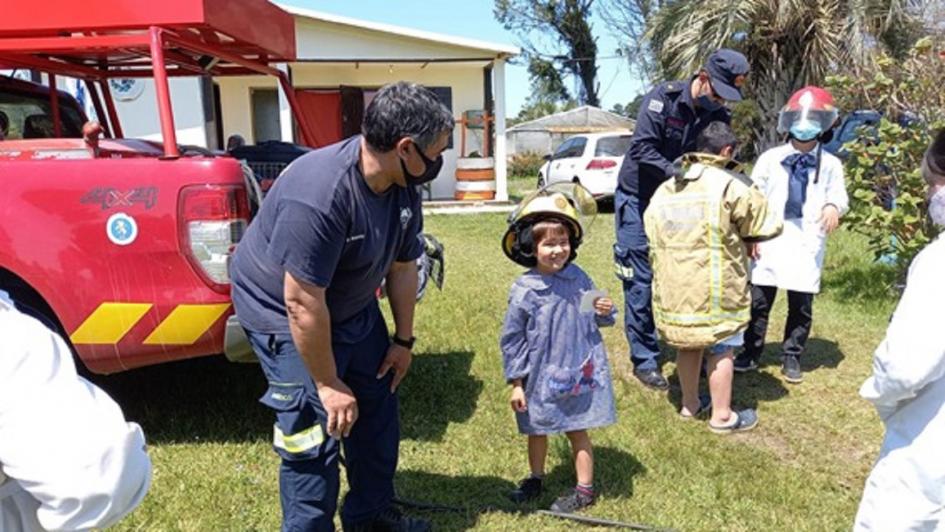 Jornadas de prevención de incendios con alumnos de escuelas rurales Jornadas de prevención de incendios con alumnos de escuelas rurales