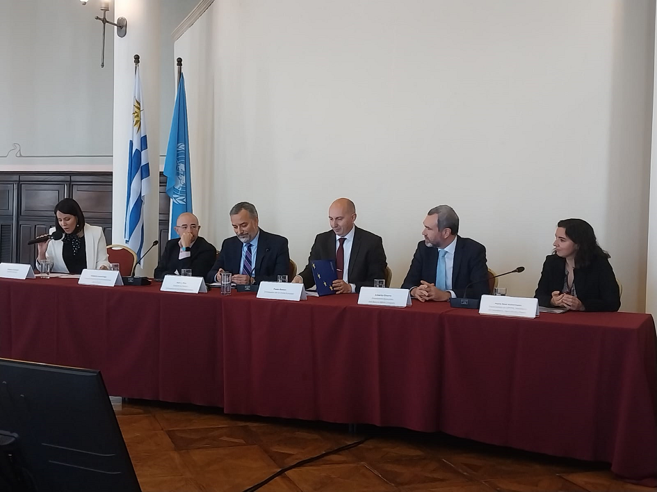 Diálogos sobre el futuro de Uruguay Diálogos sobre el futuro de Uruguay