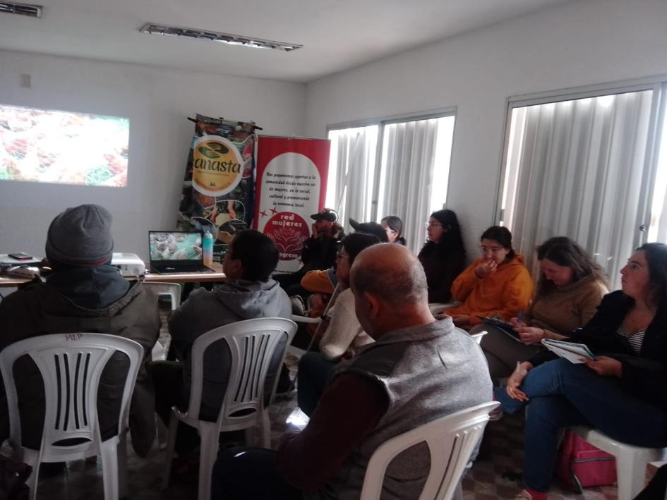 grupo mujeres cooperativa CANASTA grupo mujeres cooperativa CANASTA