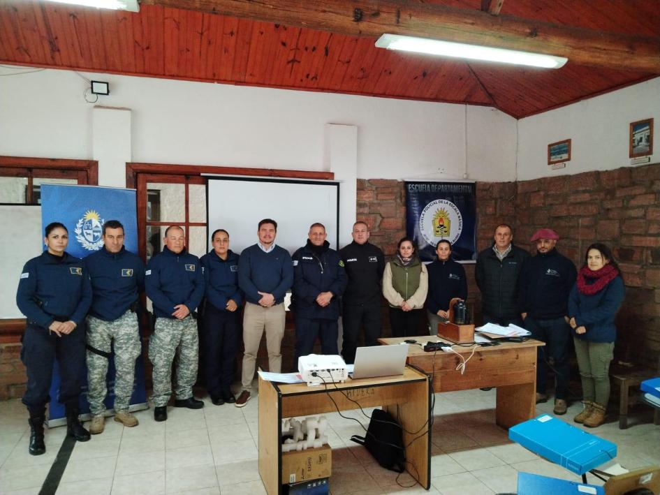 Capacitan a 50 policías en formación sobre funciones estratégicas del ...