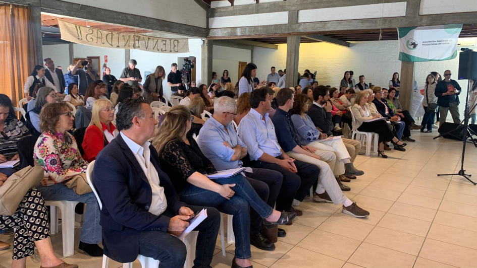 Espacio de Diálogo de Mujeres Rurales Espacio de Diálogo de Mujeres Rurales