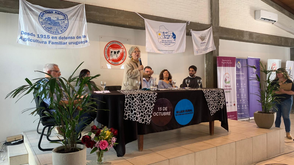 Espacio de Diálogo de Mujeres Rurales Espacio de Diálogo de Mujeres Rurales