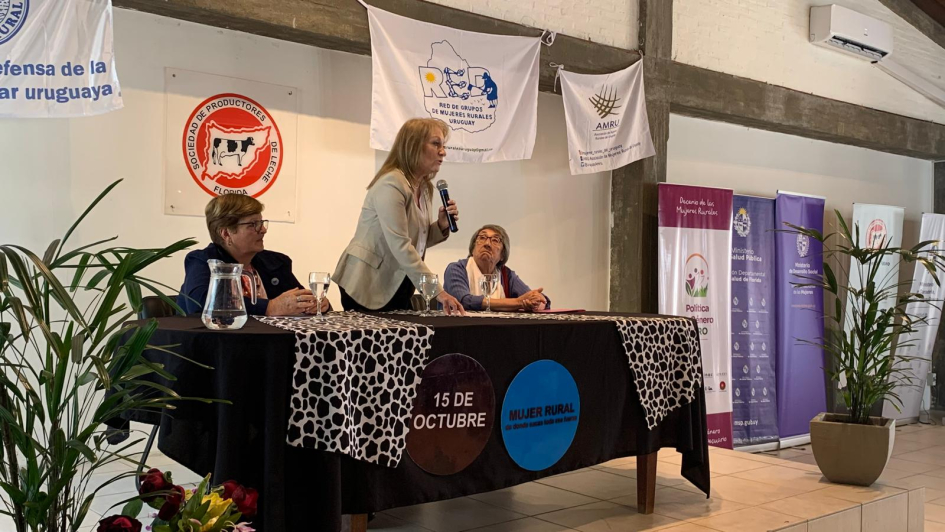 Espacio de Diálogo de Mujeres Rurales Espacio de Diálogo de Mujeres Rurales