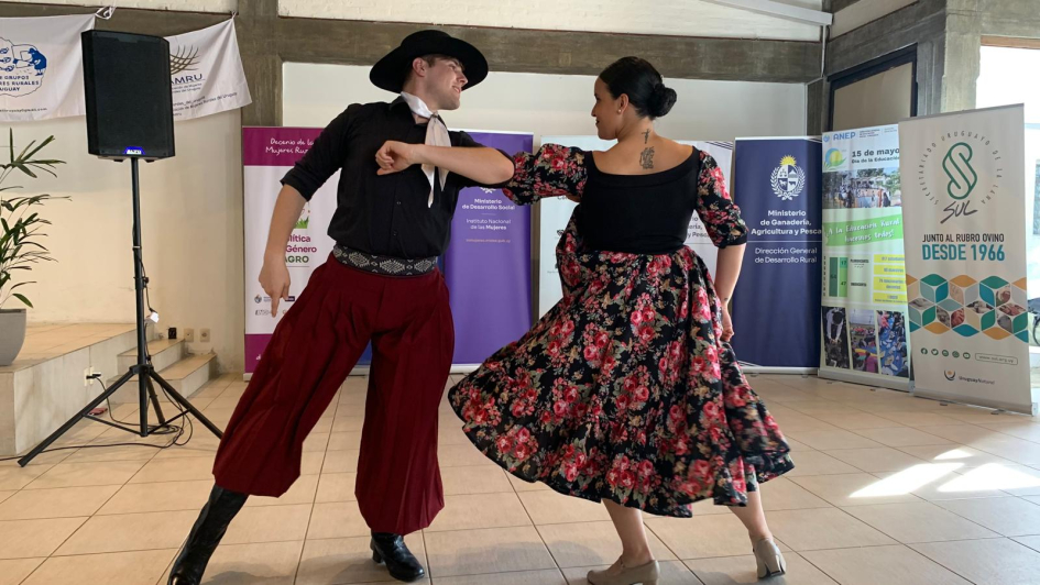 Espacio de Diálogo de Mujeres Rurales Espacio de Diálogo de Mujeres Rurales