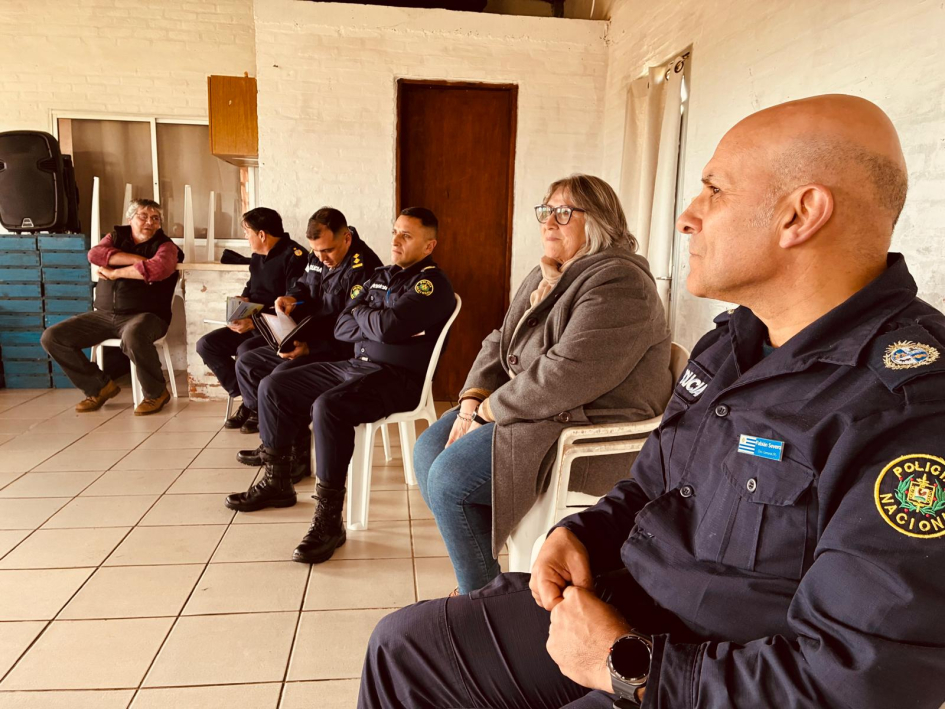 Reunión con jefe de policía en Rivera Reunión con jefe de policía en Rivera