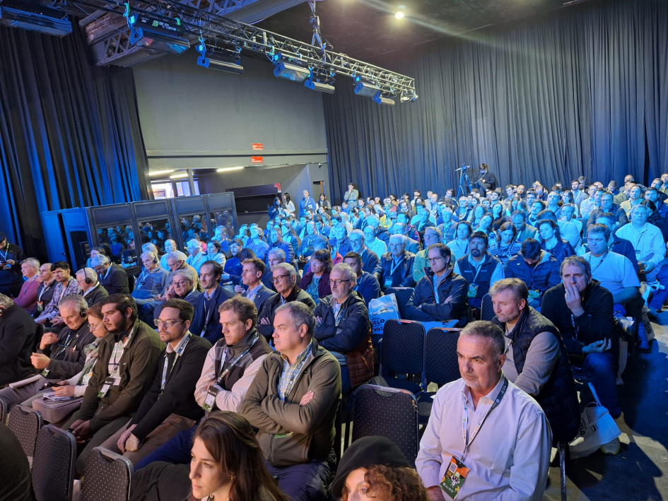 Planes de Uso de Suelo de Uruguay fueron presentados en el 34° Congreso Aapresid Planes de Uso de Suelo de Uruguay fueron presentados en el 34° Congreso Aapresid