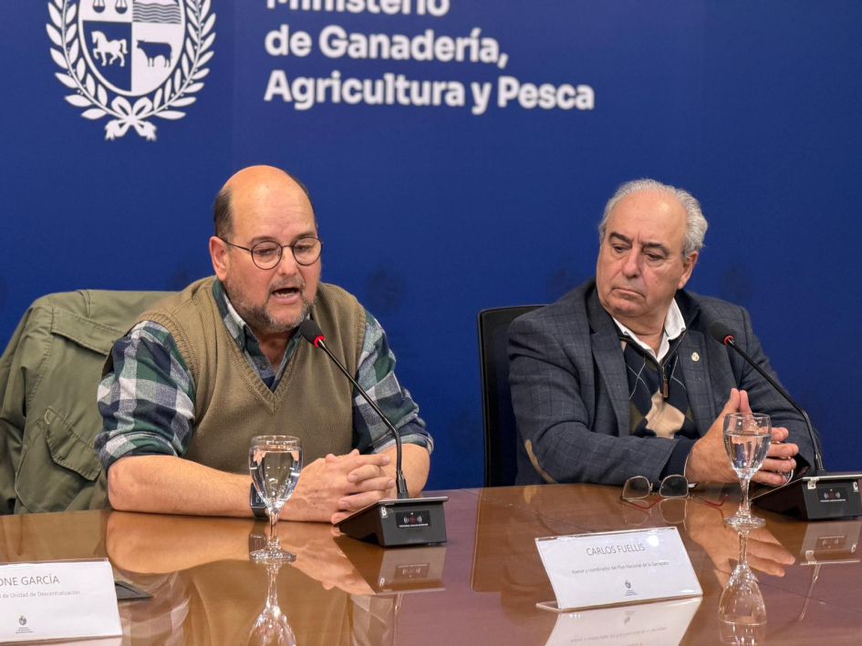 Conferencia de prensa hemovacunas. Fuellis y Fratti. Conferencia de prensa hemovacunas. Fuellis y Fratti.