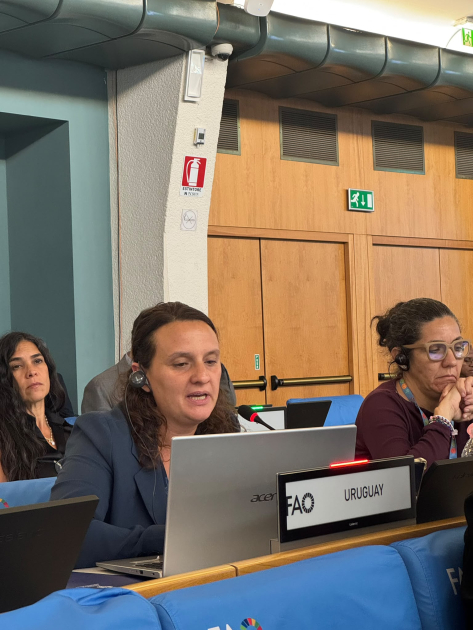Directora nacional de Recursos Acuáticos, Yamilia Olivera Salsamendi en el COFI Directora nacional de Recursos Acuáticos, Yamilia Olivera Salsamendi en el COFI