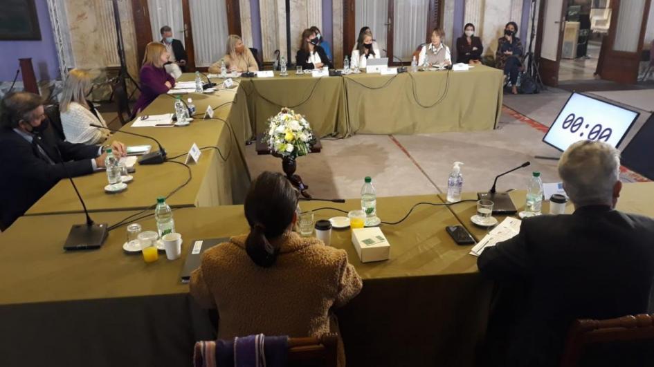 “Sistemas Alimentarios más Saludables, Sostenibles e Inclusivos” “Sistemas Alimentarios más Saludables, Sostenibles e Inclusivos”