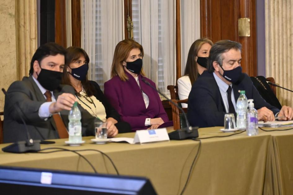 “Sistemas Alimentarios más Saludables, Sostenibles e Inclusivos” “Sistemas Alimentarios más Saludables, Sostenibles e Inclusivos”