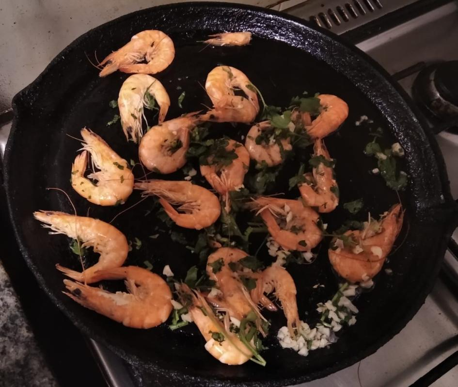 Camarones al ajillo
