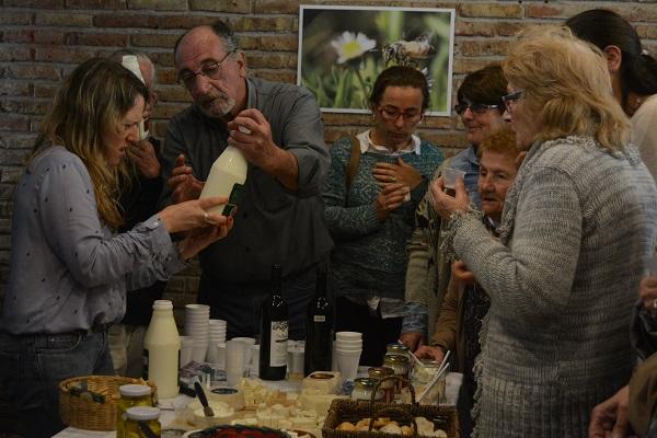 DGDR apoya a los productores de quesos de cabra Productores familiares exponen en Stand del MGAP en Expo Prado