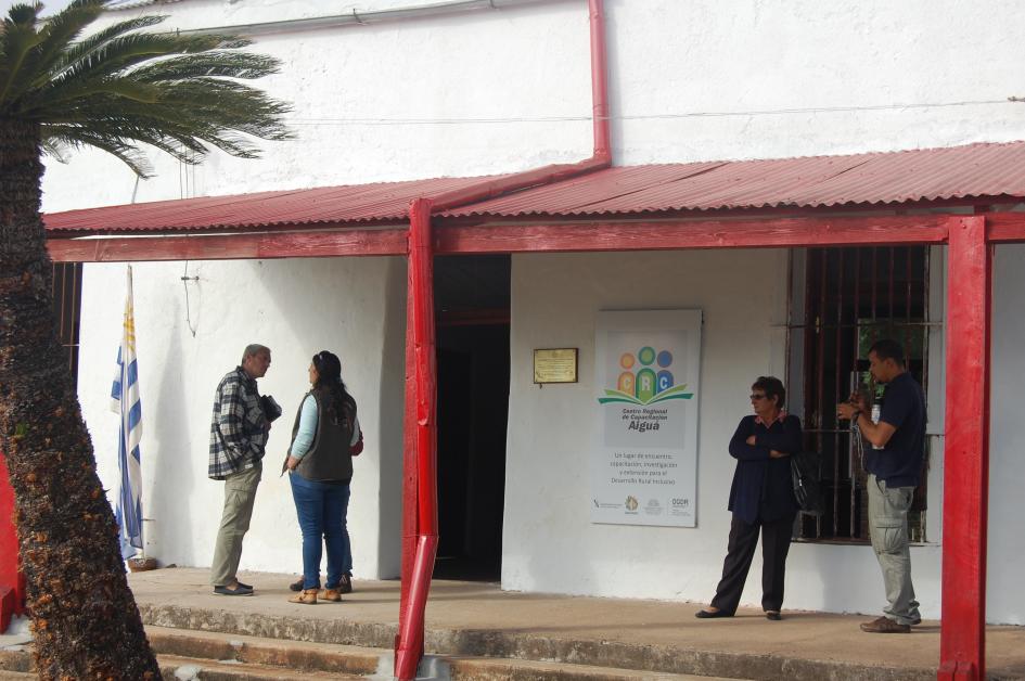 Sistemas de pastoreo y manejo de campo natural en el CRC de Aiguá Fachada de Centro Regional de Capacitación Aiguá