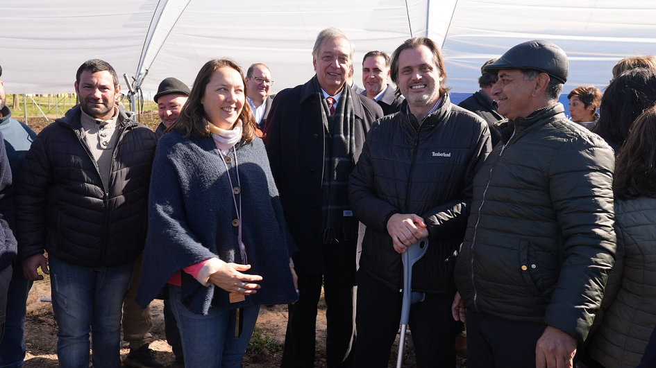 Autoridades en inauguración estructuras Autoridades en inauguración estructuras