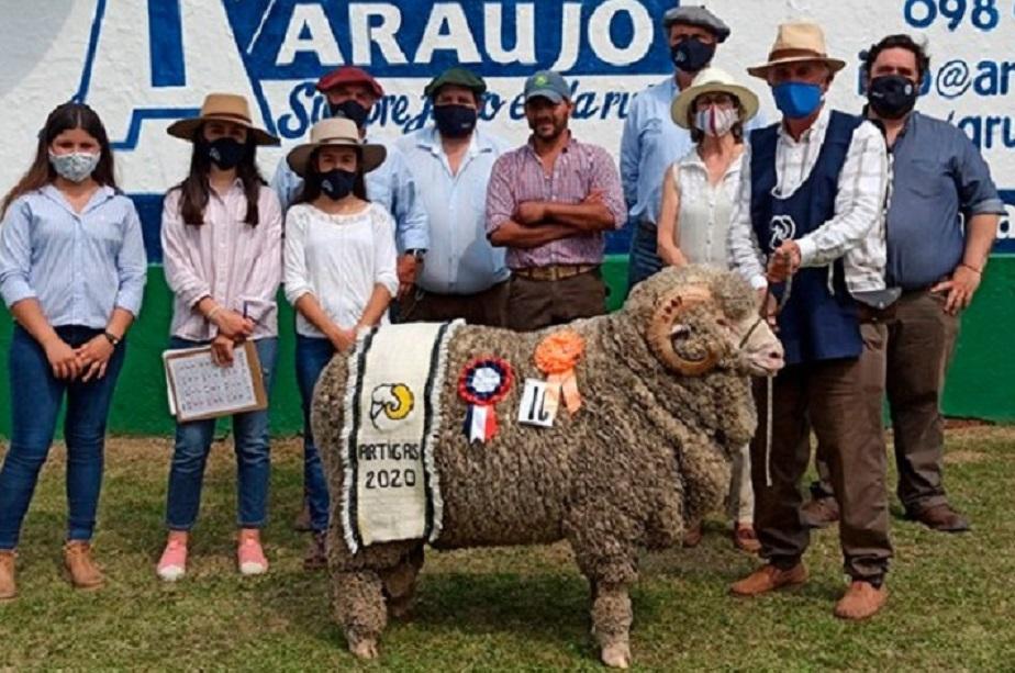 Autoridades del MGAP en Expo Chiflero