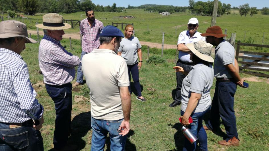 Benech recorrió establecimientos de Tacuarembó que aplican control biológico a través de bioinsumos Ministro Benech visitó Tacuarembó