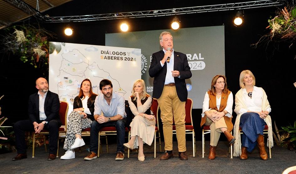 Autoridades en "Diálogos y saberes" Autoridades en "Diálogos y saberes"