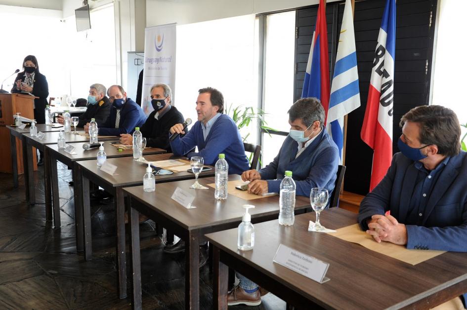 Lanzan temporada de avistamiento de ballenas francas Lanzan temporada de avistamiento de ballenas francas