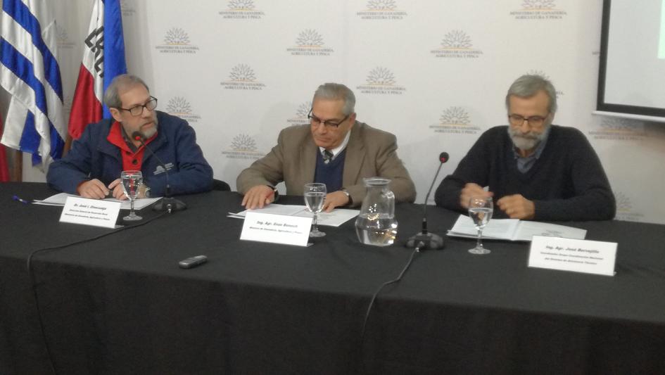 Conferencia Más Agua para el desarrollo rural Autoridades MGAP en conferencia de prensa