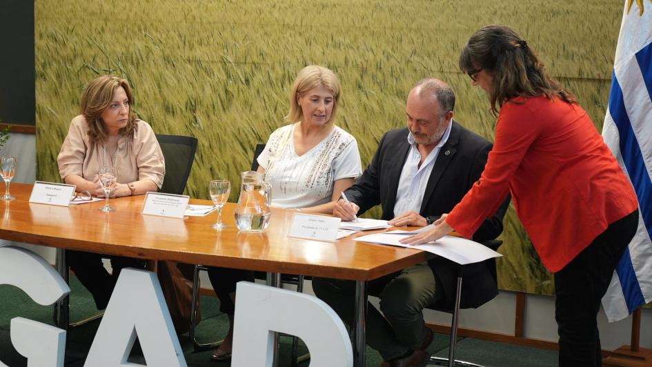 Firma Inmujeres e INASE Firma Inmujeres e INASE