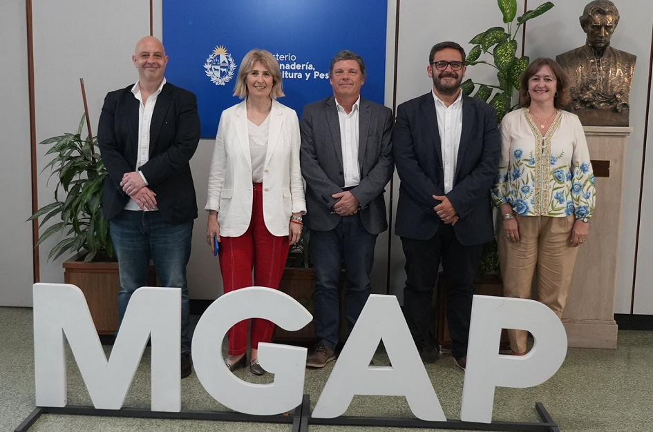 Firma de acuerdo con INEFOP Firma de acuerdo con INEFOP