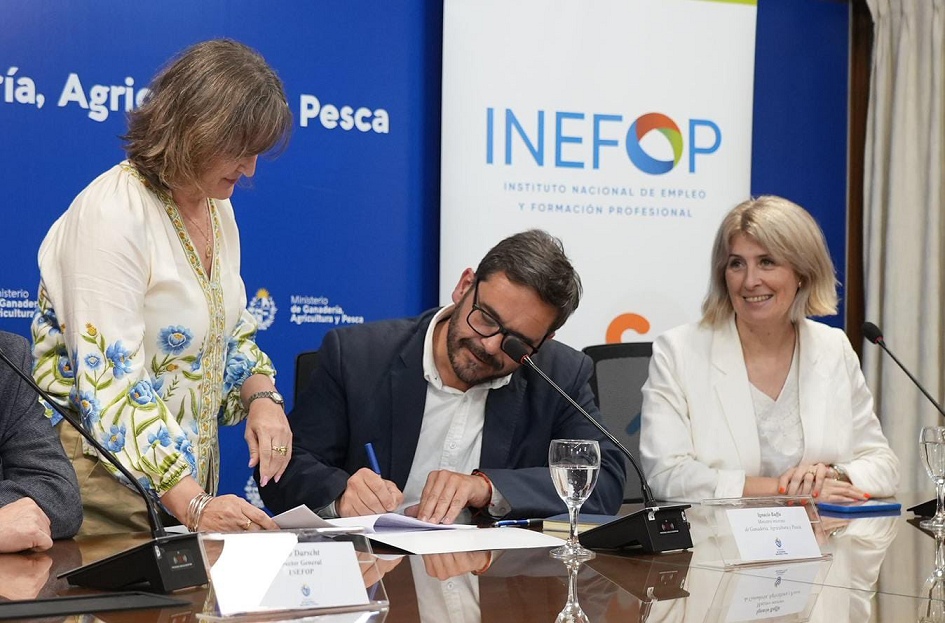 Firma de acuerdo con INEFOP Firma de acuerdo con INEFOP