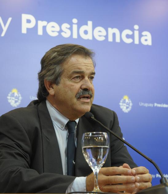Ministro de Ganadería, Carlos María Uriarte, en conferencia de prensa