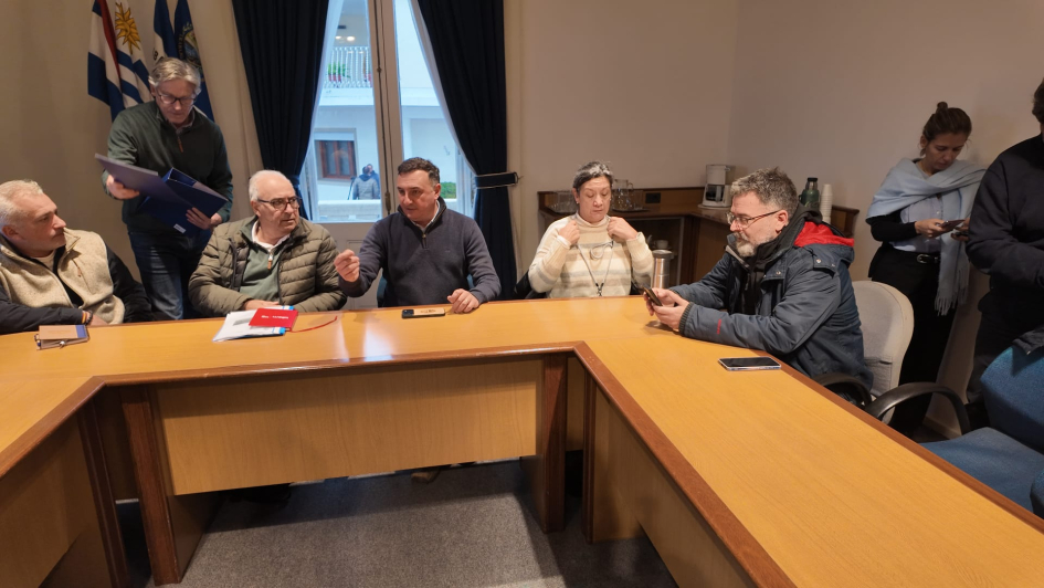 Visita de autoridades tras temporal en Salto Visita de autoridades tras temporal en Salto